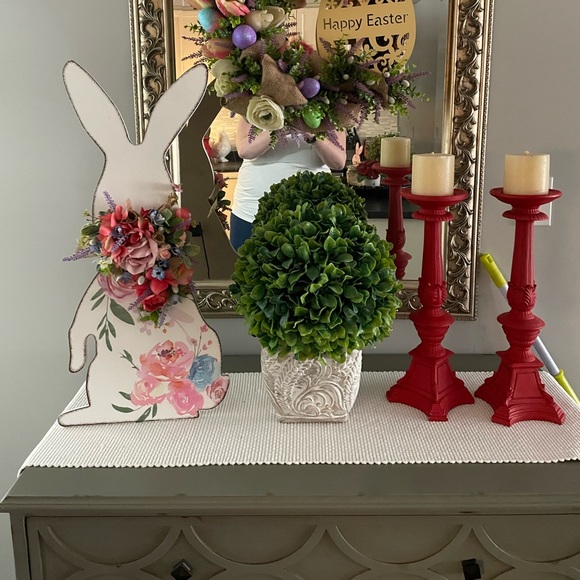 Wooden Bunny with beautiful flower arrangement. - Picture 2 of 2